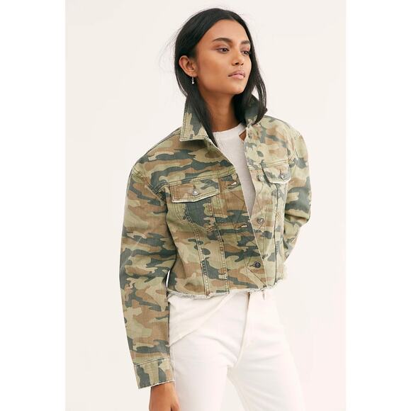 NWT Free People Camo Cropped Denim Jacket Raw Hem Size Womens XS - Picture 1 of 9